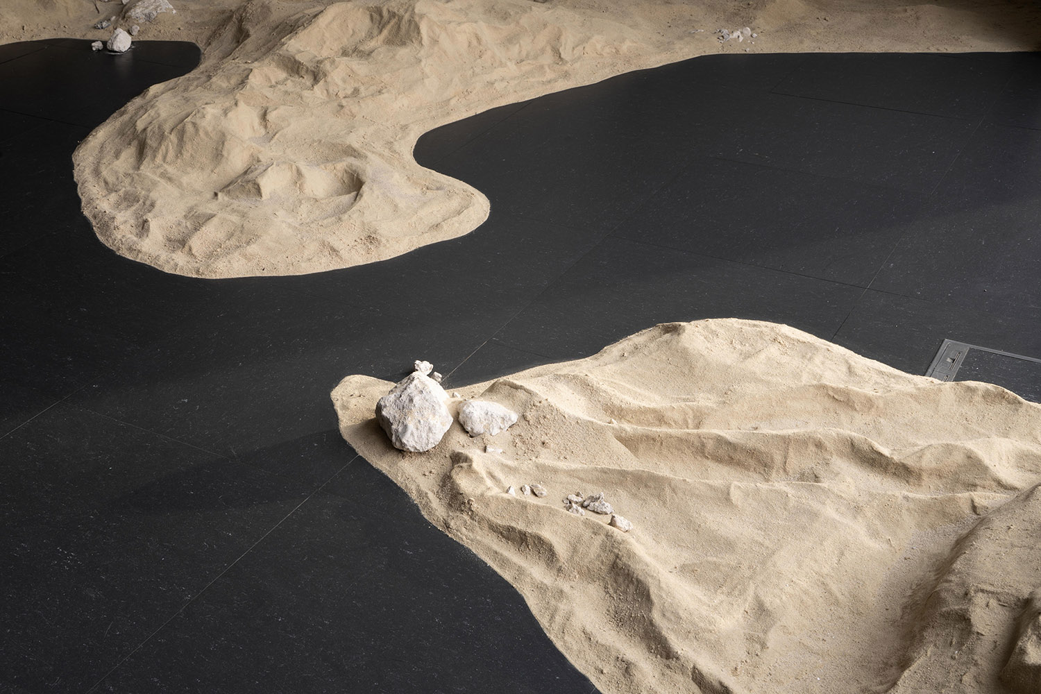 Mara Novak — My drink tastes like apocalypse | Foto: Mara Novak